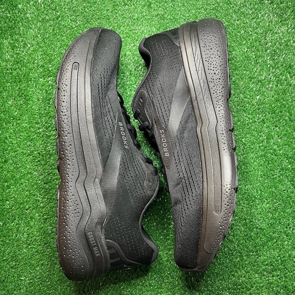 Brooks Ghost Max 2 Men's Size 11 2e Wide
Running Shoes - Picture 6 of 7